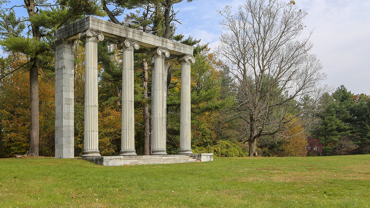 The Ionic colonnade at Princeton Battlefield in autumn